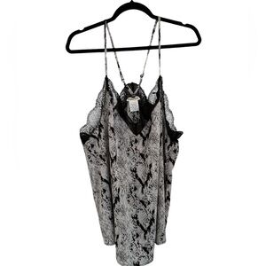 2X MAIN STRIP NWT BLACK/WHITE SNAKESKIN PRINT CAMISOLE